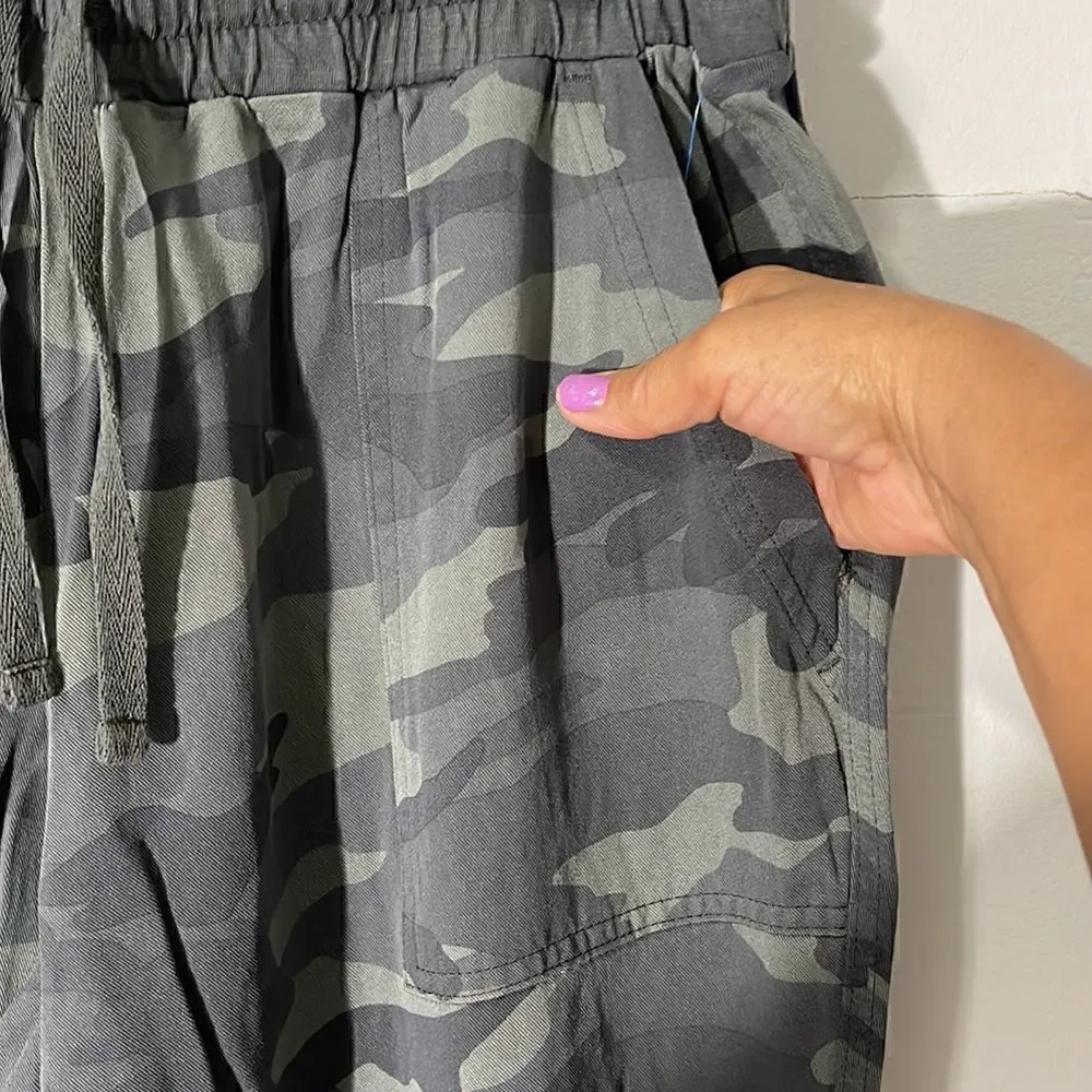 SPLENDID CAMU JOGGERS SIZE LARGE